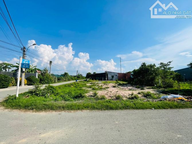 Lô đất góc 2 mặt tiền xã Phước Vĩnh An, Củ Chi. Full thổ (8x24) giá bán nhanh 500 Triệu