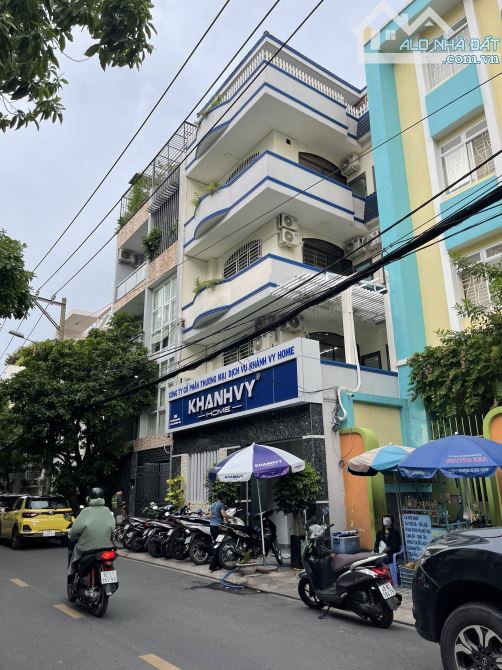 Bán nhà mặt tiền Hoà Hưng, Q. 10, DT 5.5x22m, tiện xây cao ốc, giá rẻ: 22,5tỷ.