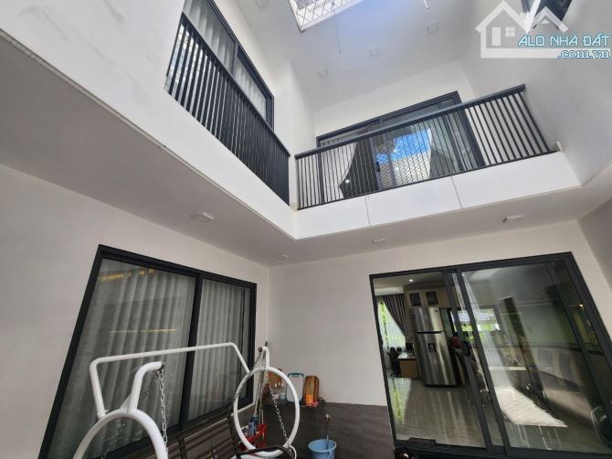 CĂN VILLA 2.5 TẦNG CÁCH BIỂN MỸ KHÊ 500M - SÁT ĐƯỜNG HỒ XUÂN HƯƠNG,NGANG 10M CHỈ 12,X Tỷ - 1