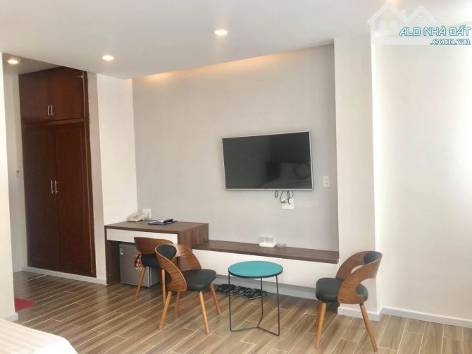 Bán khách sạn đường Nguyễn Tất Thành, View trực diện biển, Sở hữu 2 mặt tiền - 1