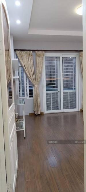 Cho thuê nhà Kim Mã, diện tích 50m2x5T, thông sàn.Gía cho thuê 18tr/tháng - 2