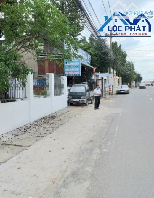 Bán gấp nhà về SG,nhà MẶT TIỀN Nguyễn Văn Tỏ,Long Bình Tân 200m2 ,giá siêu ưu đãi - 3