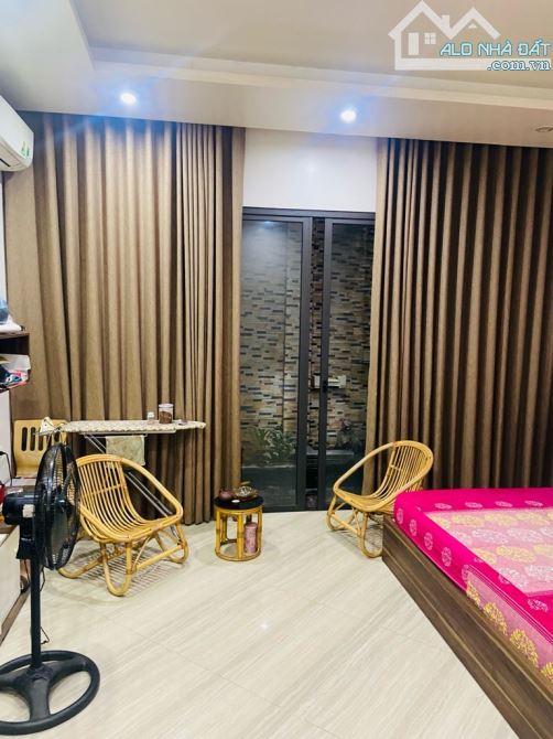 Cần bán gấp nhà mặt phố Yên Xá 100m2, 5 tầng, mt 5m, chỉ 22 tỷ, nhà đẹp, giá tốt - 5