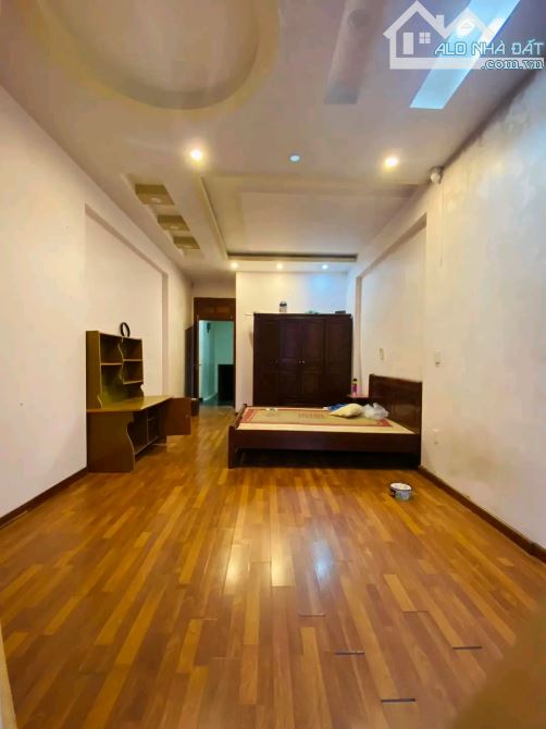 NHÀ THIÊN LÔI- CHỢ ĐÔN, 72M2, 4 TẦNG, 4 NGỦ FULL Ô TÔ ĐỖ CỬA, CHỈ 8 TRIỆU - 5