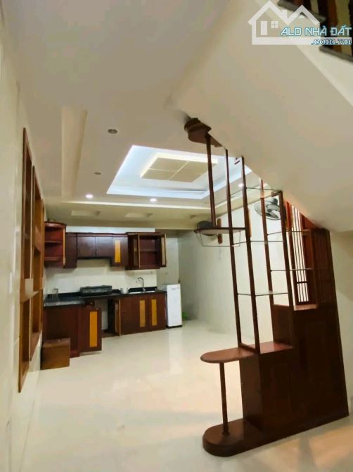 NHÀ THIÊN LÔI- CHỢ ĐÔN, 72M2, 4 TẦNG, 4 NGỦ FULL Ô TÔ ĐỖ CỬA, CHỈ 8 TRIỆU - 6