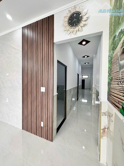 Nhà Cấp 4 Đẹp Sân Ô Tô DT 200m2 Thổ Cư Kp 7, P. Tân Phong Giá Chỉ 3,7 Tỷ - 6