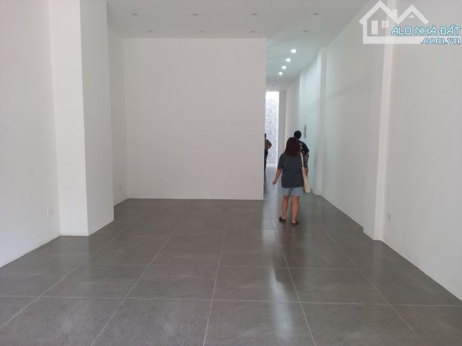 Nhà Hẻm 1 Sẹc Hẻm Thông 8M💦Phan Văn Trị Phường 10💦Đối Diện Cityland 5X18M 3 LẦU 5PN 6WC - 8