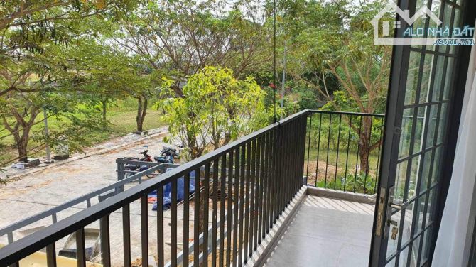 BIỆT THỰ SÂN VƯỜN - HỒ BƠI RIÊNG - LÔ GÓC 255M2 (10Mx26M) - CÁCH BÌNH CHÁNH HCM 3KM, 4.6Tỷ - 8