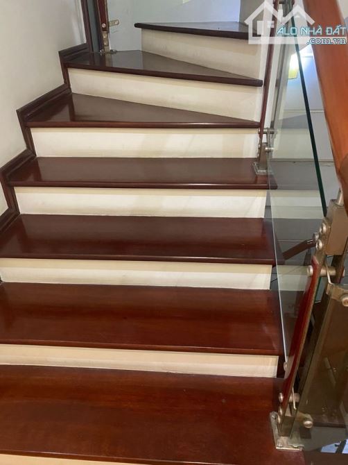 cần bán gấp nhà liền kề văn quán hà đông 88m gíá 16.5 tỷ ô tô đỗ chước cửa .