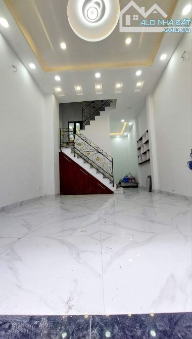 Nhà mới xây hẻm rộng Hậu Giang 18m2, 2 tầng BTCT 2 PN 2 WC