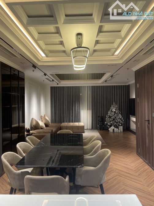 Nhà 4 tầng mặt tiền Tố Hữu, Huế giá rẻ