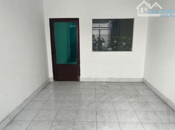 HẺM Ô TÔ ĐỖ CỬA, CÁCH 2 CĂN RA MẶT TIỀN NGUYỄN KIỆM PHÚ NHUẬN 56M² VUÔNG ĐẸP  CHỈ 5 TỈ95.