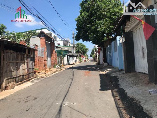 BÁN LÔ ĐẤT ĐƯỜNG YPLÔ ÊBAN. DT:8x25M. GIÁ: 4,5 TỶ