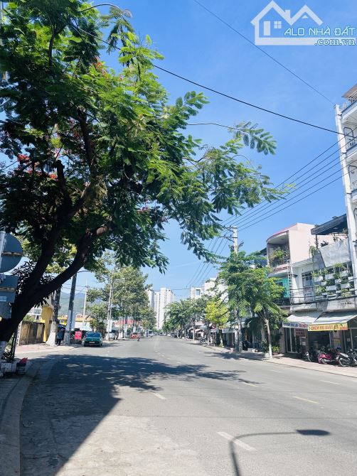 Bán đất tặng nhà 4 tầng cũ mặt tiền Tô Hiệu gần Trần Phú - 1