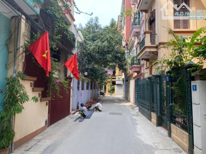 Lô Đất cực đẹp phố Ngọc Thụy, cạnh đường Hồng Tiến, DT100m2, MT5m. - 2