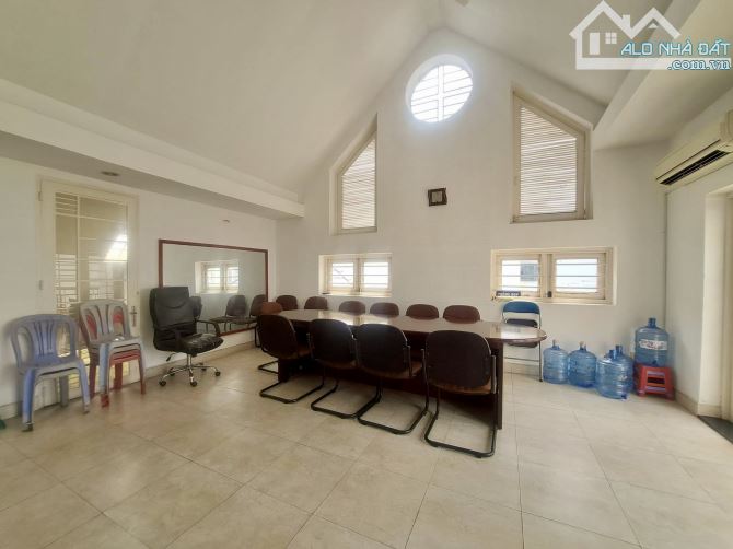 Biệt thự 200m2 Bình Thạnh, đường 8m vỉa hè Ven sông, giá chỉ 95tr/m2 - 4