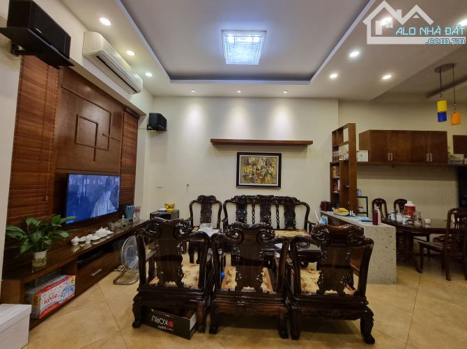 Bán nhà Yên Hòa Cầu Giấy, ô tô tránh, kd, 145m2, mt 8m, giá 33 tỷ