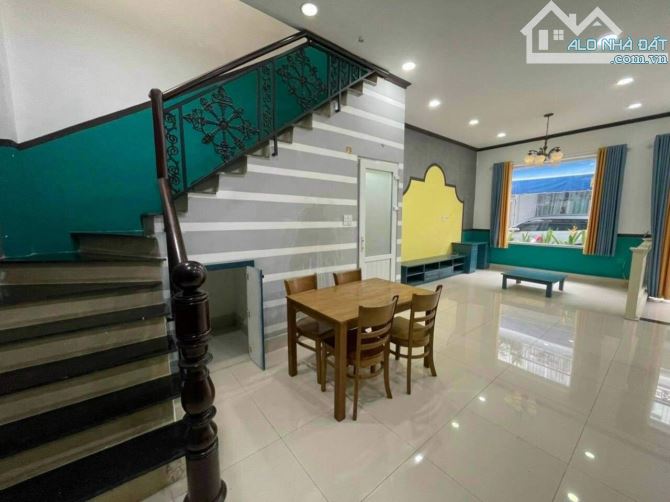 Nhà căn góc rộng Nguyễn Văn Luông 49m2, 2 tầng BTCT 2 PN hẻm thông tứ phía - 1