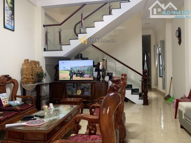 Hạ giá nhà phố có view gần chợ Phù Đổng Thiên Vương đường Nguyễn Hữu Cảnh P8 Đà Lạt - 2