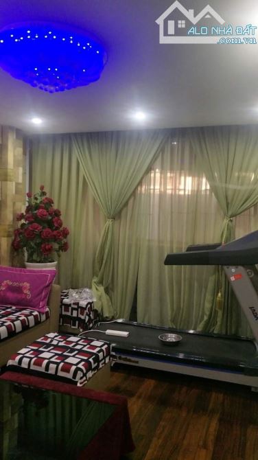 Bán nhà MTKD Hoàng Ngọc Phách Tân Phú 5.3x19m đúc lửng 3 lầu ST (gần ngay chợ Nguyễn Sơn) - 2