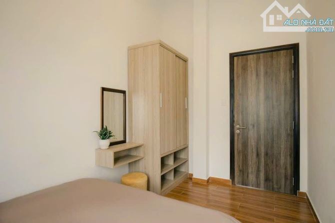 Bán 3 khối nhà vừa ở vừa kinh doanh homestay giá ngộp 28tỷ ngay trung tâm - 2