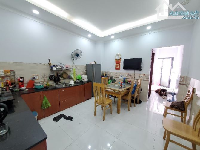 NGUYỄN CỬU VÂN - 4 TẦNG - NỞ HẬU - 7PN - HƠN 8 TỈ XÍU - 2