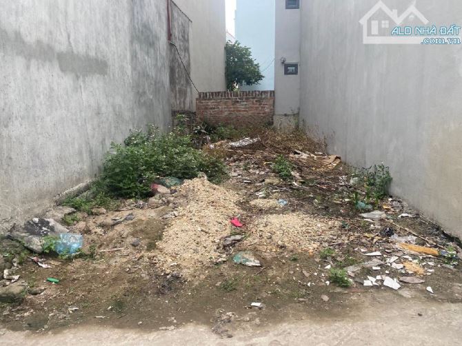 Bán gấp lô đất Đức Thượng Hoài Đức,ô tô 7 chỗ vào tận đất,mặt tiền rộng DT 45m2 nhỉnh 4tỷ - 2