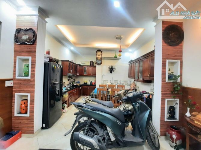 Bán nhà Trần Khát Chân 45m2, 4 tầng, mt 5m, chỉ 10m ra mặt phố, sổ đỏ riêng. Giá 8.5 tỷ. - 2