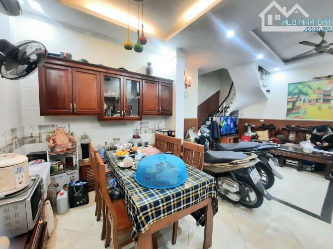 Bán nhà Trần Khát Chân 45m2, 4 tầng, mt 5m, chỉ 10m ra mặt phố, sổ đỏ riêng. Giá 8.5 tỷ. - 3