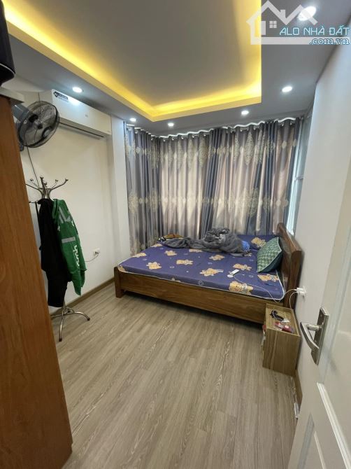 Nhà đẹp, gần ô tô tránh, Thịnh Hào1, Tôn Đức Thắng, Quốc Tử Giám, Đống Đa. 12,3 Tỷ. 45 m2 - 5