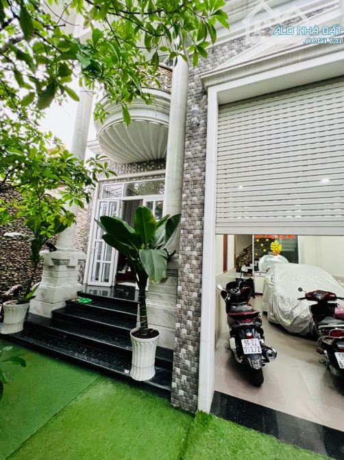 BIỆT THỰ KHỦNG 190M- 9X21M- 3 TẦNG- MẶT TIỀN KINH DOANH P10 GẦN BÀU CÁT- 31 TỶ XÍ - 6