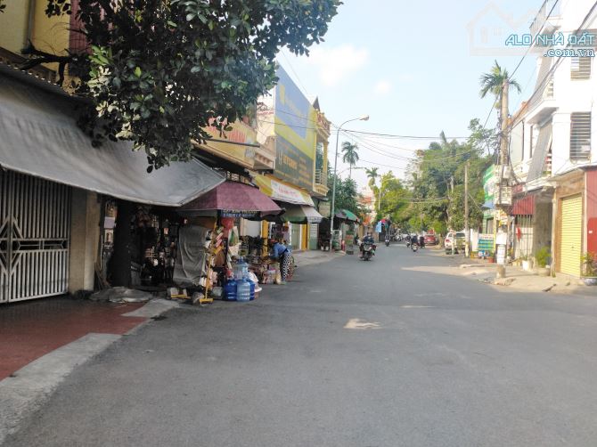 Bán đất 95m2 tặng nhà 2 tầng mặt đường Khúc Thừa Dụ, Vĩnh Niệm mặt tiền 11m