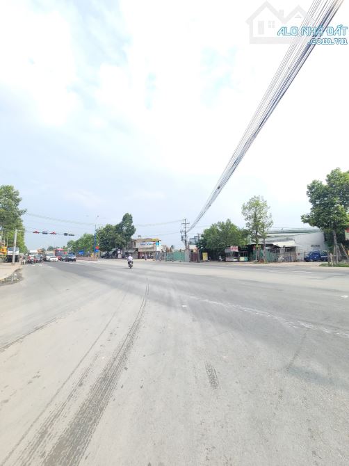 25 TỶ__1089m2 (15,6x77m)__Đất mặt tiền đường Mỹ Phước Tân Vạn__làm kho xưởng quá OK