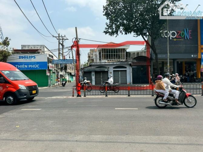 Bán Căn góc 2 Mặt Tiền Quang Trung P8 Q.Gò Vấp, 11*36m giá chưa tới 100tr/m2