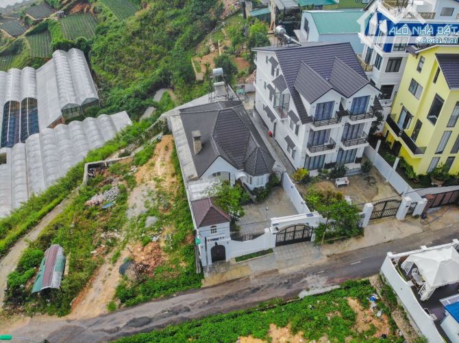 Cần bán căn biệt thự An Sơn, phường 4, tp Đà Lạt. 300m² - 4tang, 10phong - 18ty