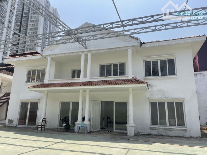 Thuê BT Thảo Điền Kinh Doanh, Làm vp DT 1800 m2 chỉ 10.000 usd/Thá - 10