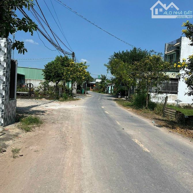 cần bán 125m2 gần chợ mỹ hạnh nam giá bán nhanh chỉ 880 triệu gọi cho tôi đặt cọc - 1