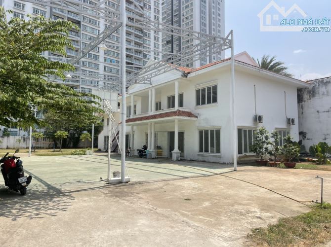 Thuê BT Thảo Điền Kinh Doanh, Làm vp DT 1800 m2 chỉ 10.000 usd/Thá - 14