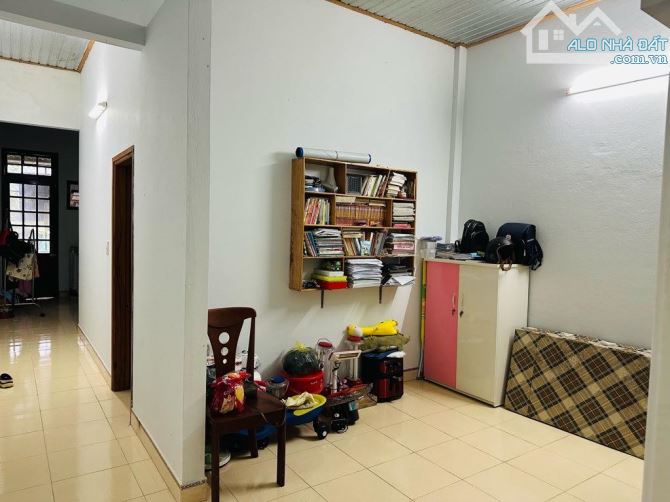Bán nhà kiệt Phạm Văn Đồng 118m2, nhà 3 tầng, 4 ngủ, đường ô tránh, thông các ngả, gần phố - 2
