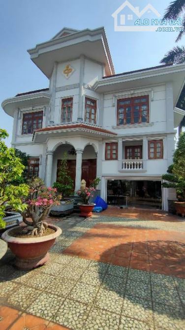 Bán biệt thự đường Hồ Bá Phấn 28x38 chỉ 75 tỷ phường Phước Long A TP Thủ Đức - 2