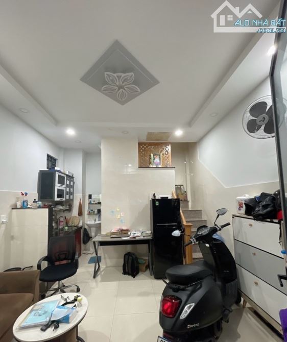 21m2, 3 tỷ 2 Hẻm xe hơi thông Lý Thương Kiệt, ngang 4m - 3