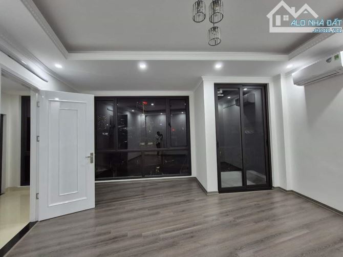 🤑 9 tỷ🤑 VIEW HỒ TÂY ( Tầng 7) THANG MÁY 🥰 44m². MT 6m. 🥰 Ngõ THÔNG KINH DOANH. VĂN CA - 9