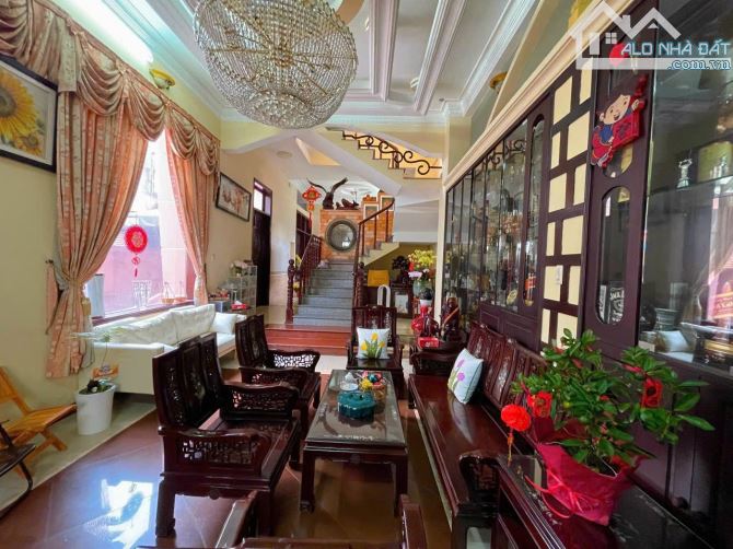 Bán nhà MT Nguyễn Hữu Dật Tân Phú 8.5x20m đúc 2 lầu ST giá 19.8 tỷ TL (gần Lê Trọng Tấn)