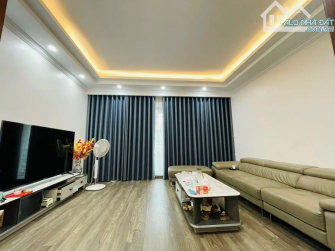 Bán nhà phân lô tại Hoa Bằng – Cầu Giấy 50m2 x 7T x MT5m x giá 13 tỷ oto tránh nhau - 1