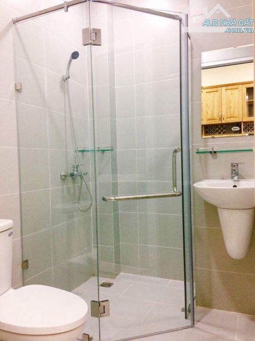 nhà hẻm nội bộ 163 đường tô hiến thành p13 quận 10. dt 6x20m 3 lầu. - 2
