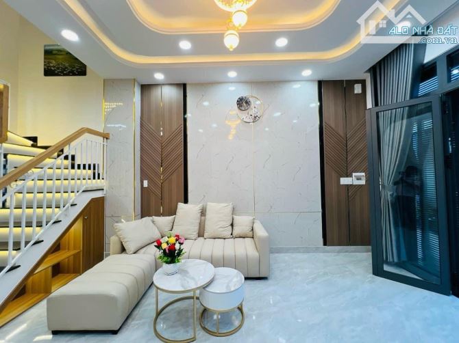 Bán nhanh nhà Thích Quảng Đức,P5,Phú Nhuận,DT:81,6m2 ,Giá:2tỷ650tr,Đang cho thuê 22tr/th - 3