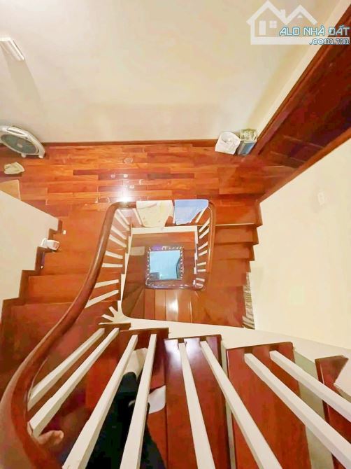 HOT !!! Siêu phẩm Nghĩa  Đô, ô tô vào nhà. 62m2 5 tầng, giá chỉ 18 tỉ - 8