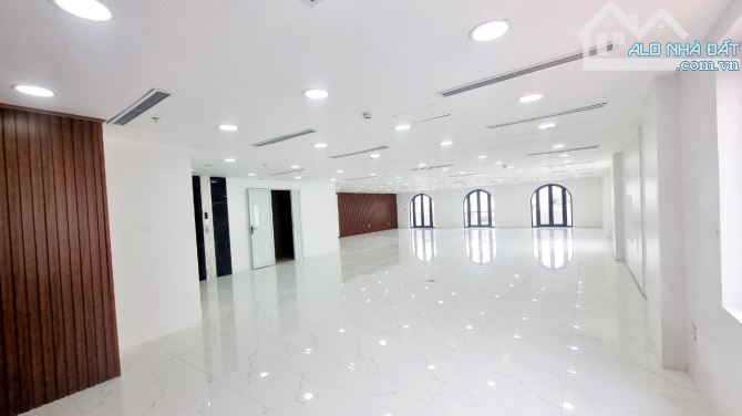 Cho thuê sàn tại mặt đường Hòa Mã,Hai Bà Trưng.240m2/sàn - 1