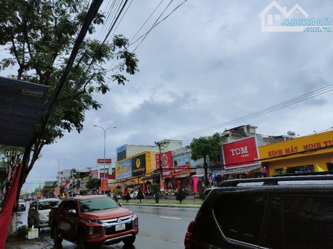 Nhà kinh doanh hai mặt tiền Tôn Đức Thắng . Vị trí đắc địa phù hợp mọi mô hình kinh doanh - 2