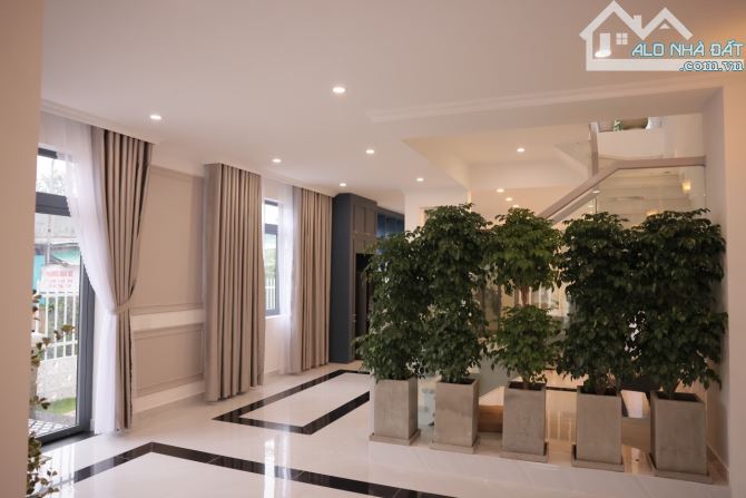 CĂN VILLA GÓC 2 MẶT TIỀN CÁCH QUẢNG TRƯỜNG LÂM VIÊN CHỈ 300M - 32
